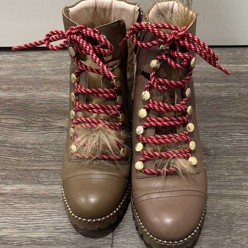 CECELIA NEW YORK Brown Ankle Boots with Red Laces